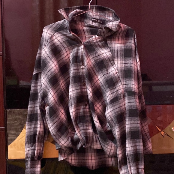 Goes really well with leggings. - Picture 1 of 1